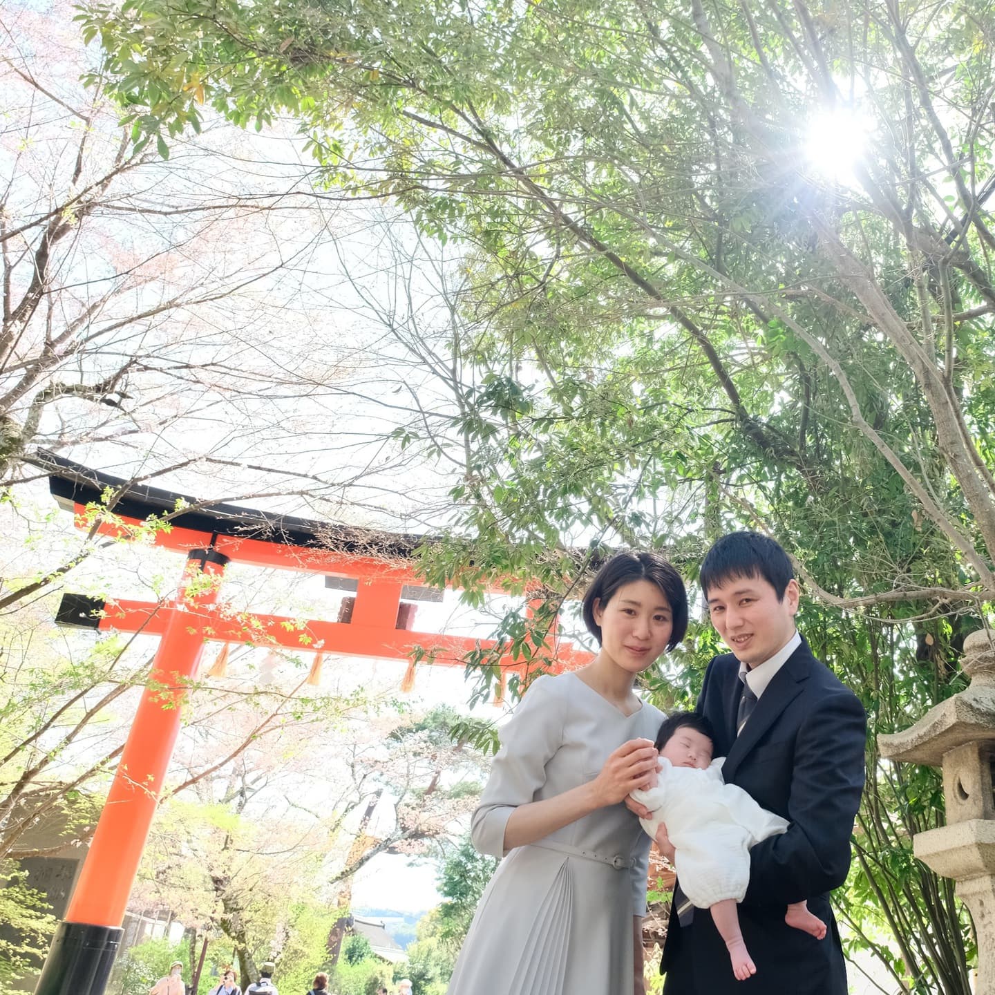 宇治上神社でお宮参りをした赤ちゃんと家族