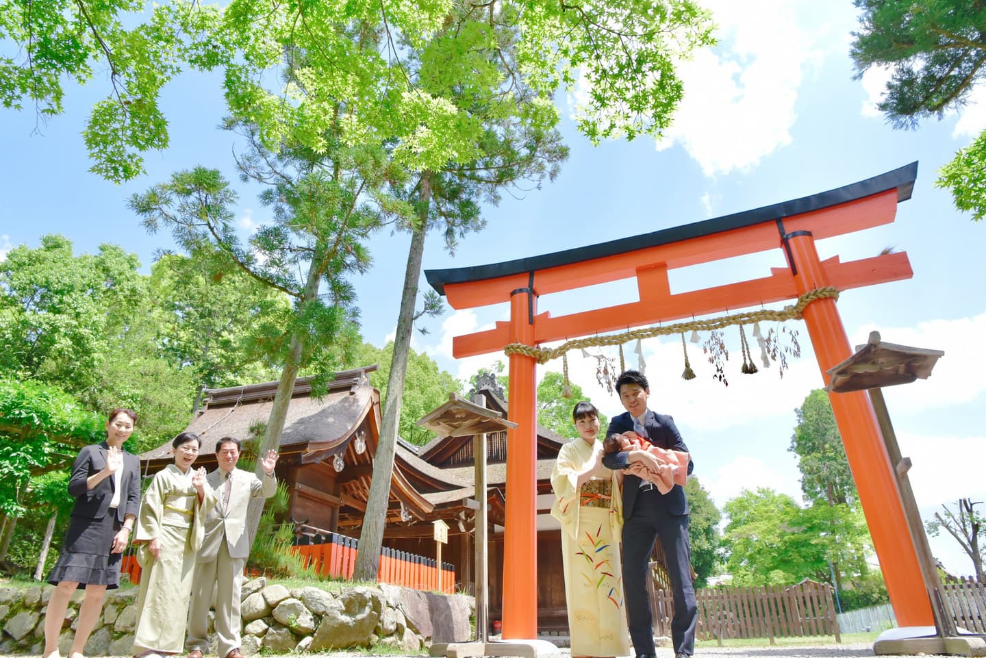 上賀茂神社でお宮参りの赤ちゃんの着物