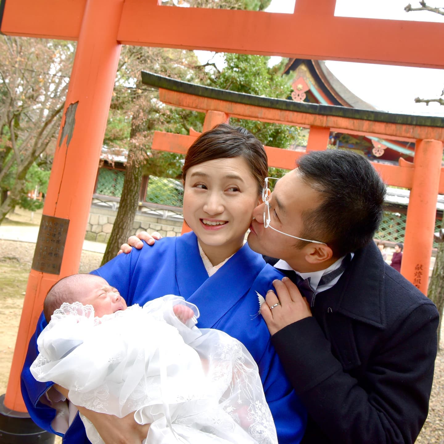 御香宮神社でお宮参りの赤ちゃん