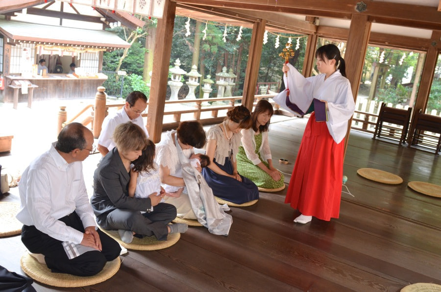 神社へお宮参りの出張でのスナップ写真