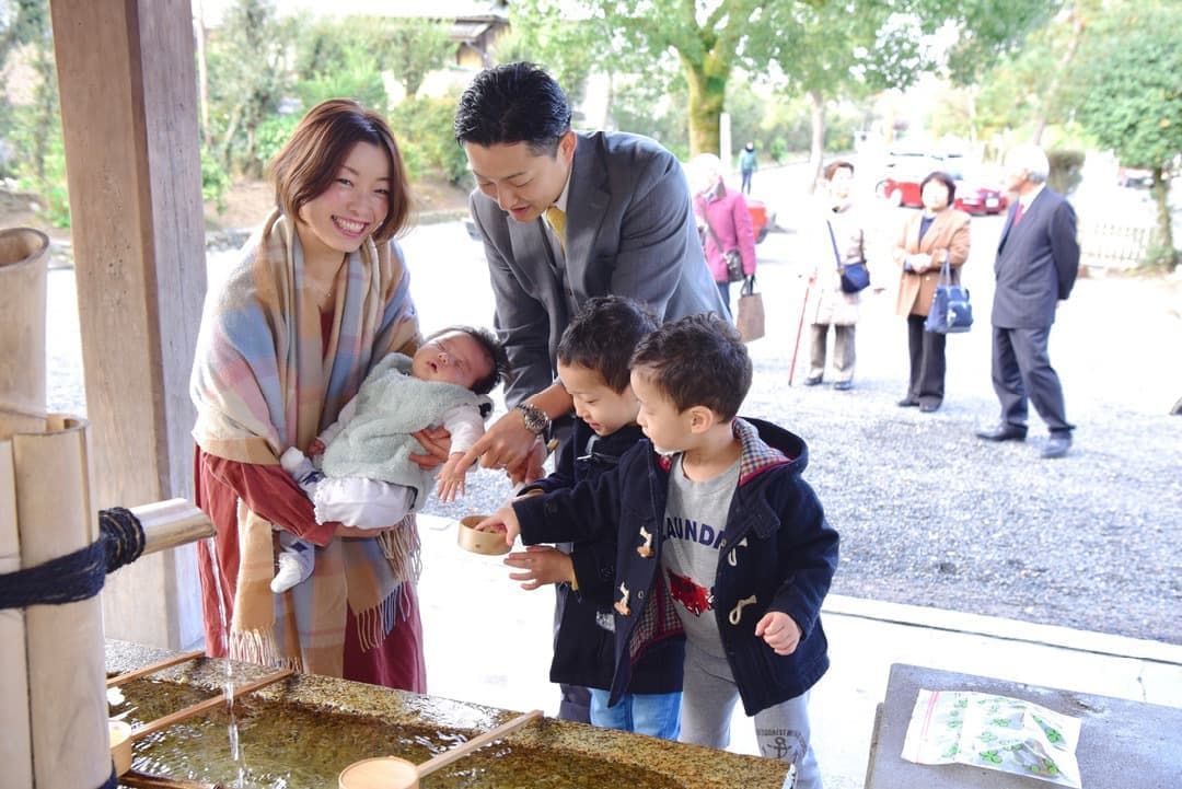 神社でのお宮参り写真