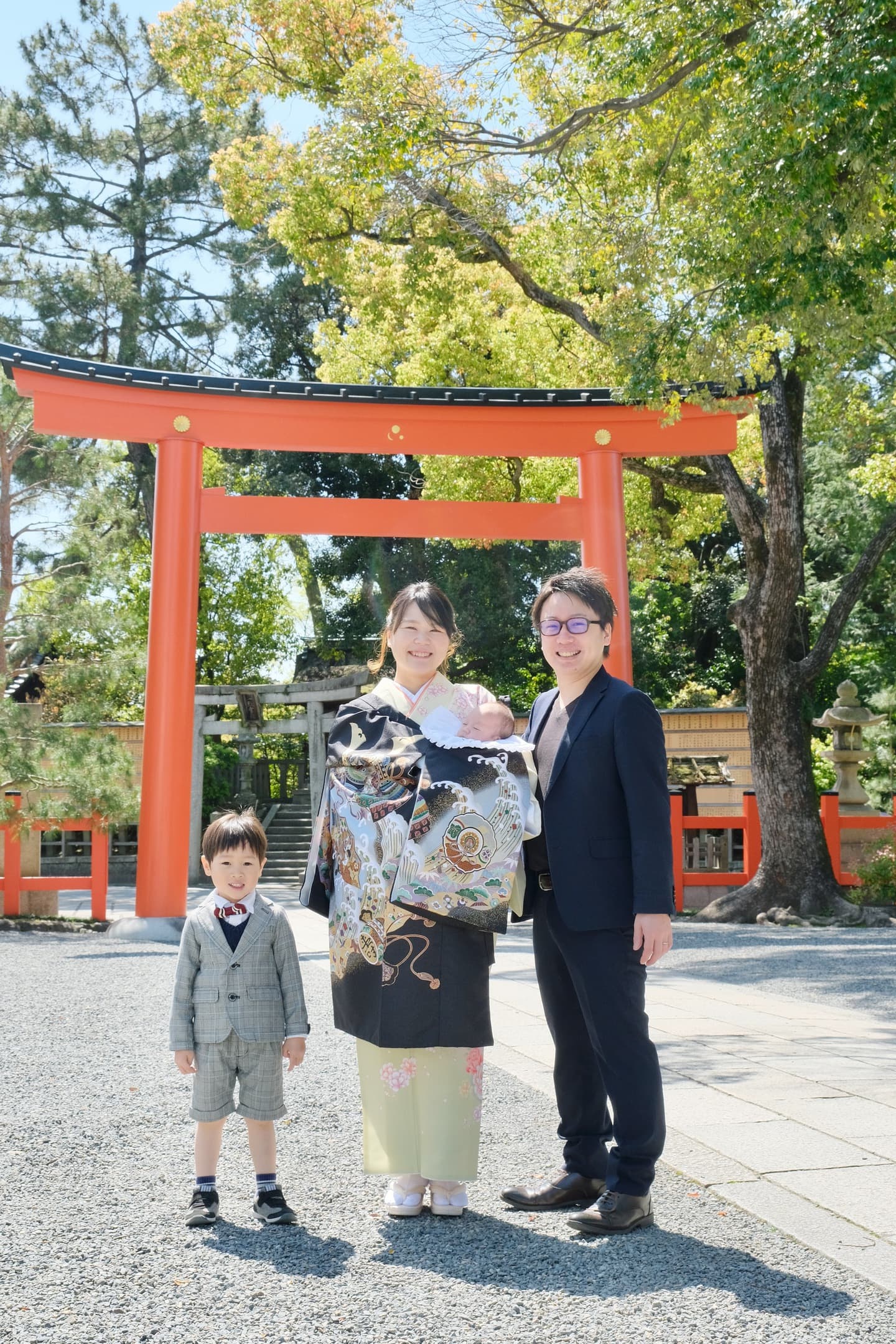 神社でお宮参りをした写真