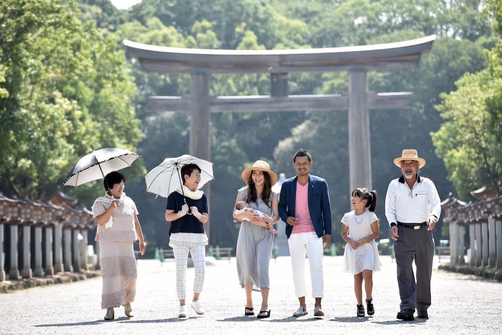 奈良の神社でのお宮参り写真