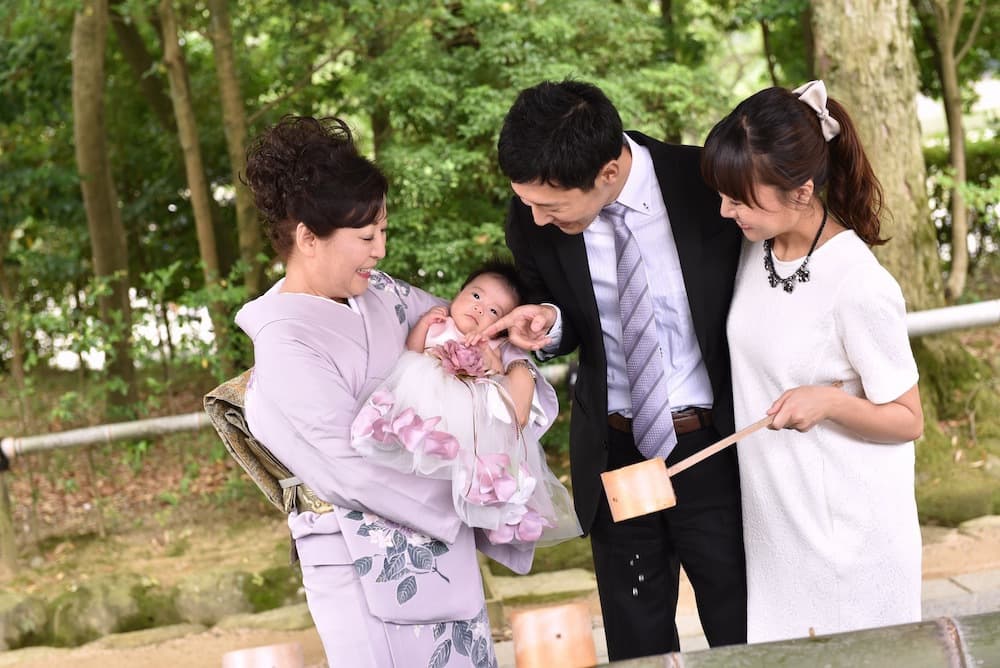 関西の神社でのお宮参り写真