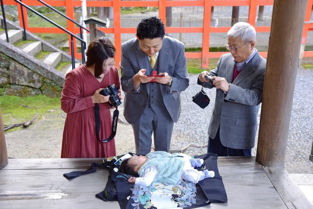 関西の神社でのお宮参り写真