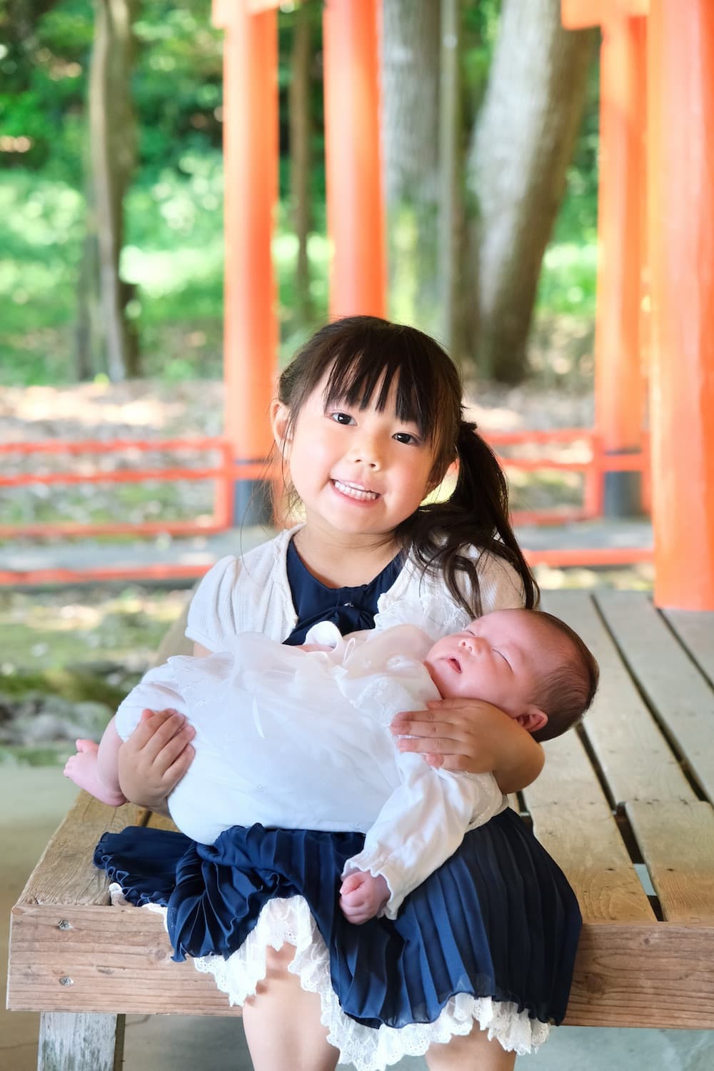 神社でのお宮参りの写真