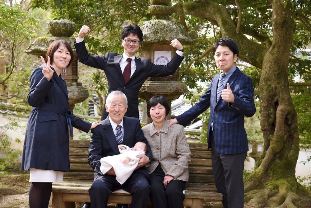 関西の神社でのお宮参り写真