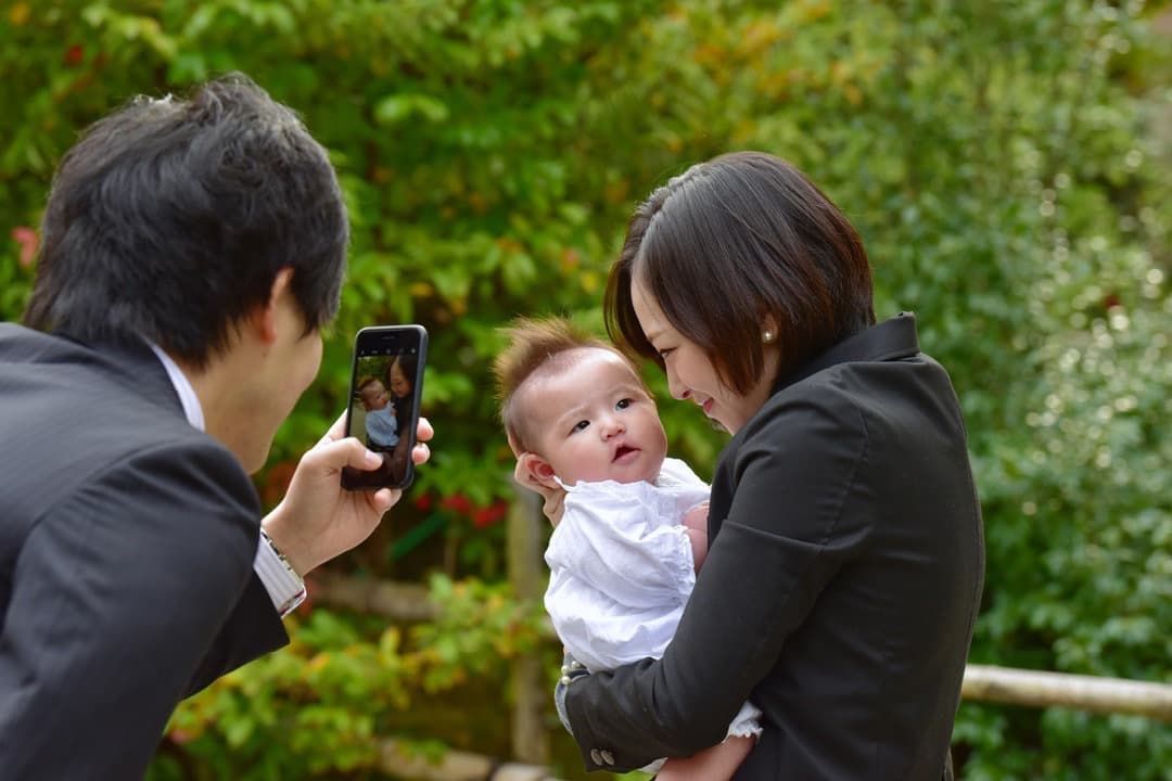 お宮参りに行く時期で着物が違う赤ちゃんの写真