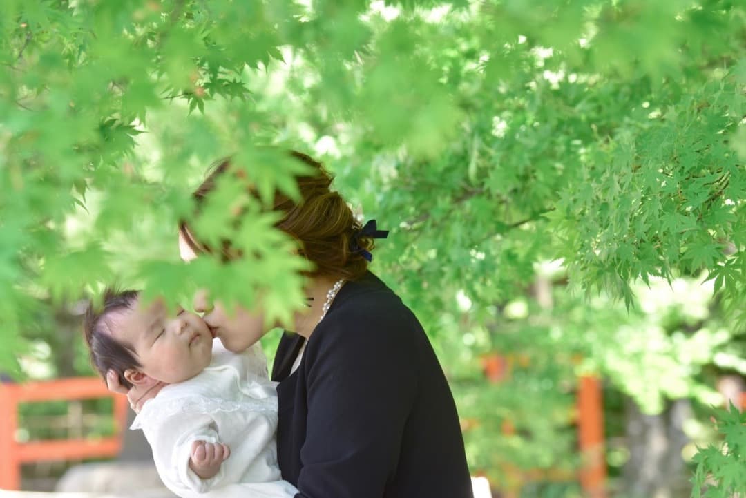 お宮参りの自然な写真