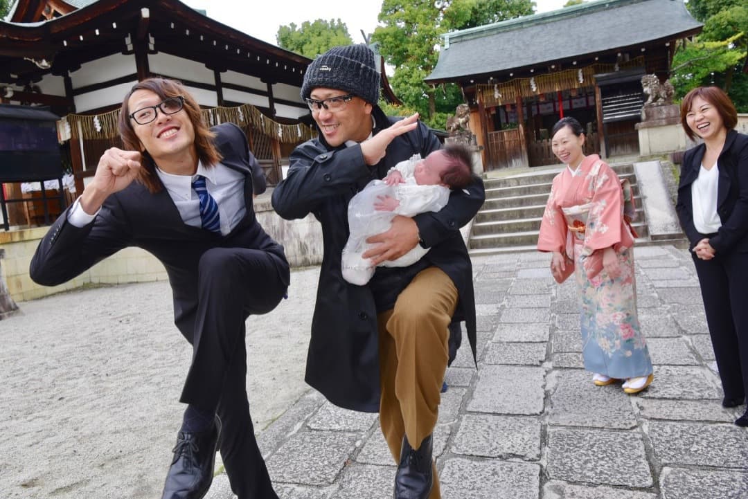 お宮参りの自然な写真