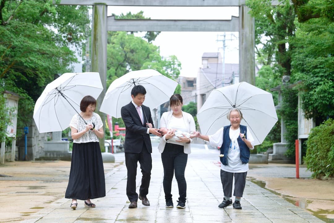 お宮参りの自然な写真