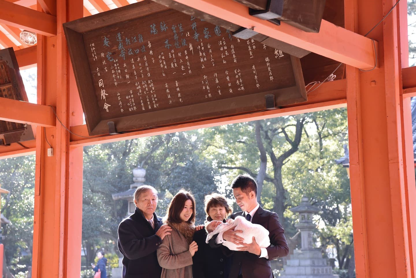 住吉大社でお宮参りの赤ちゃん