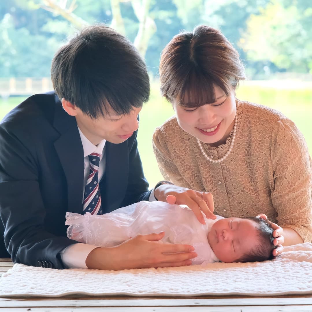 橿原神宮でお宮参りの赤ちゃん