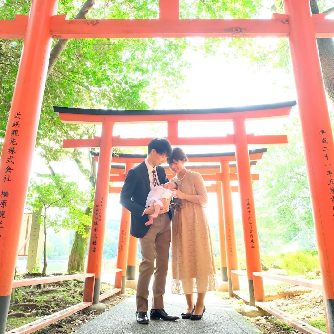 橿原神宮でお宮参りの赤ちゃん