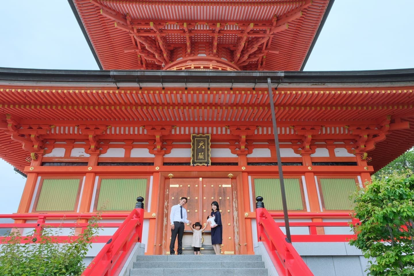 中山寺でお宮参りの赤ちゃん