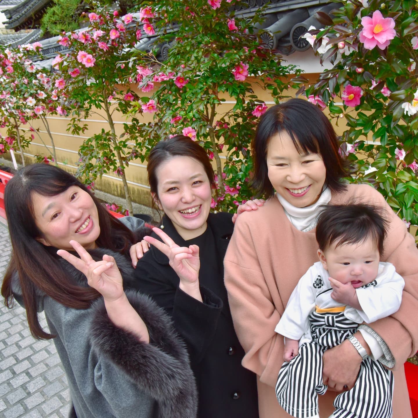 中山寺でお宮参りの赤ちゃん