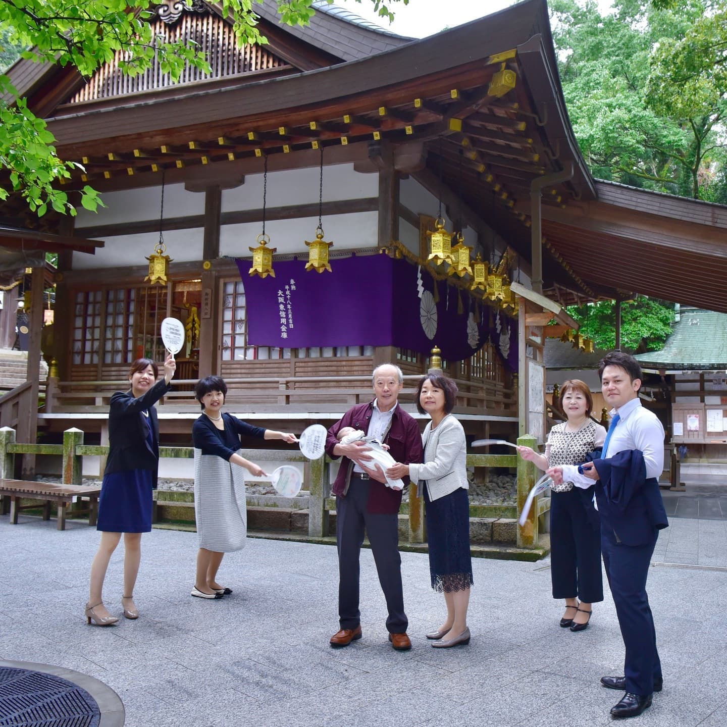 枚岡神社でお宮参りをした写真