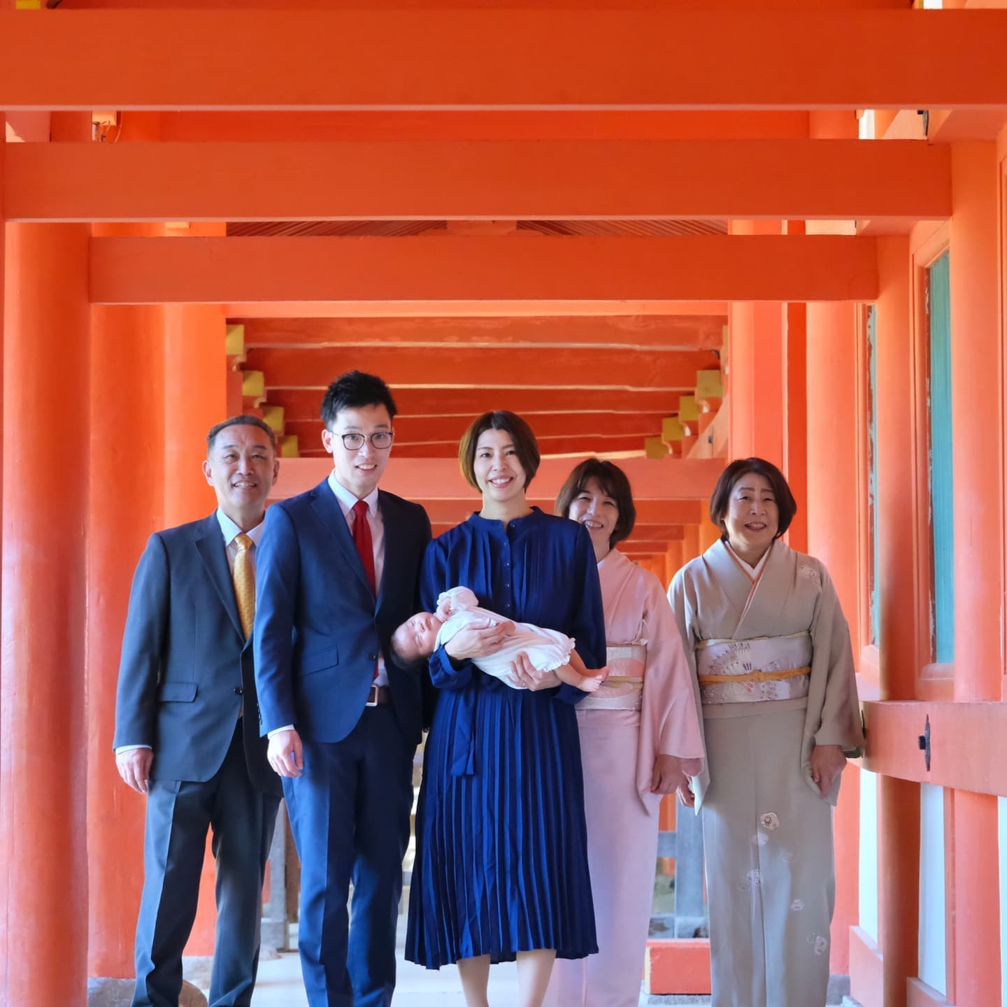 奈良の春日大社でお宮参りをした写真