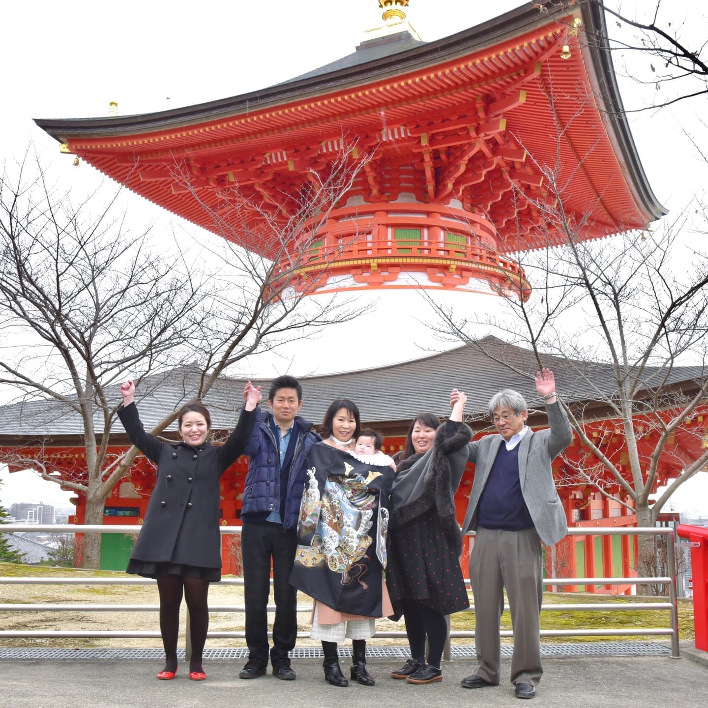 中山寺でお宮参りの赤ちゃん