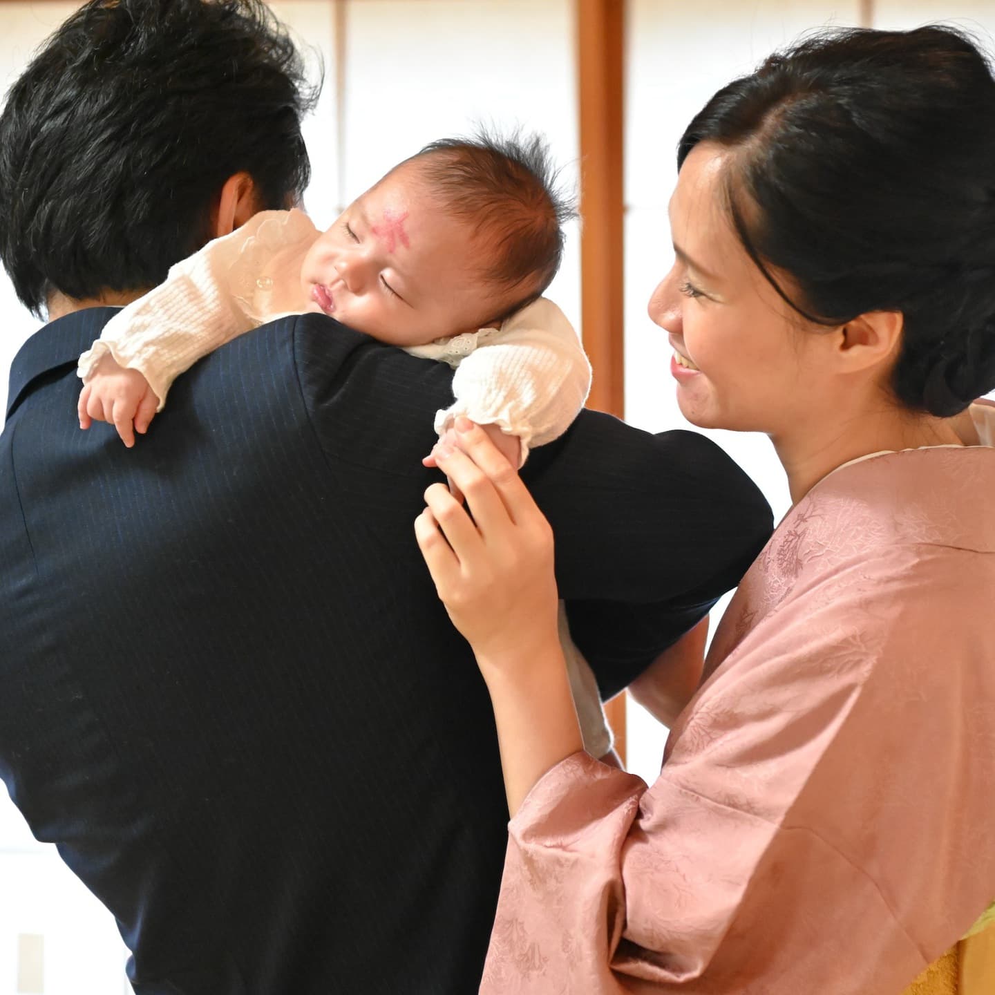 岡田国神社でお宮参りをした赤ちゃんの着物
