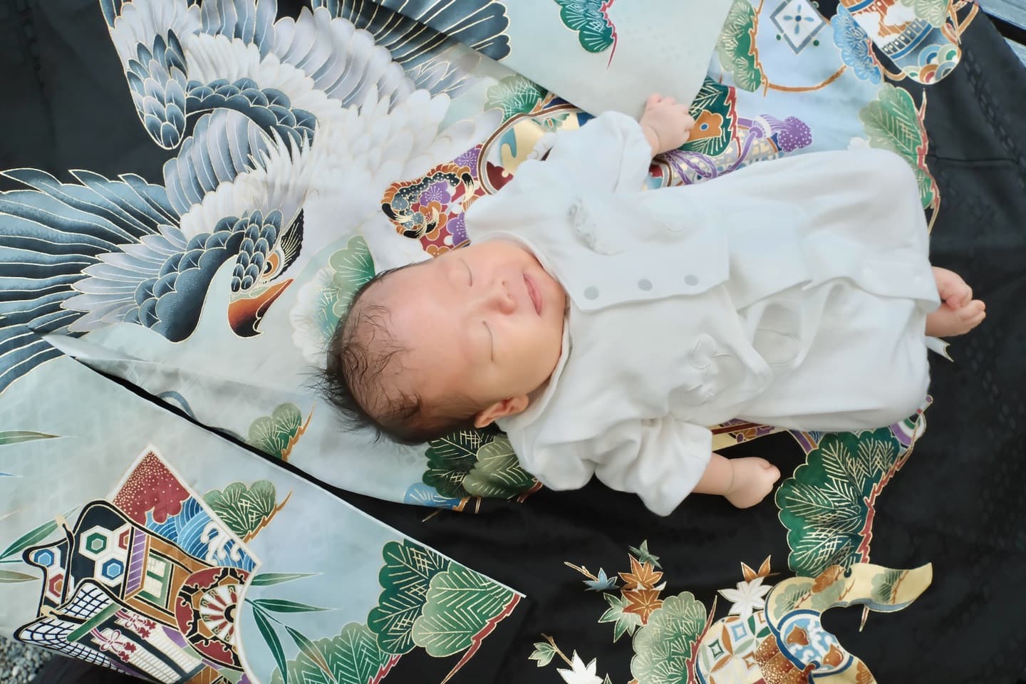 出雲大神宮でお宮参りの赤ちゃんと家族