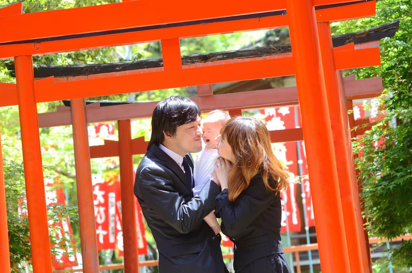 神社でのお宮参りの写真