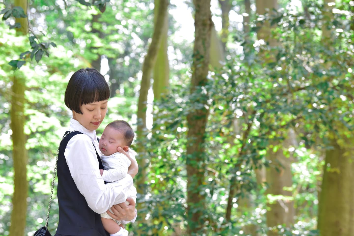 下鴨神社でお宮参りの赤ちゃんの家族写真