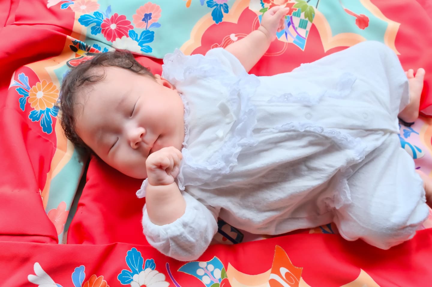 お宮参りの赤ちゃんの家族写真