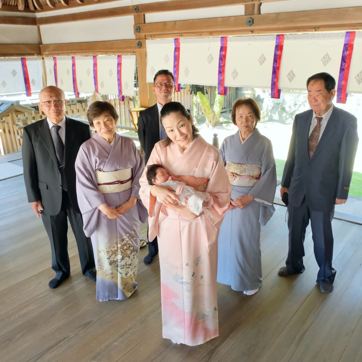 奈良の廣瀬大社でお宮参りをした写真