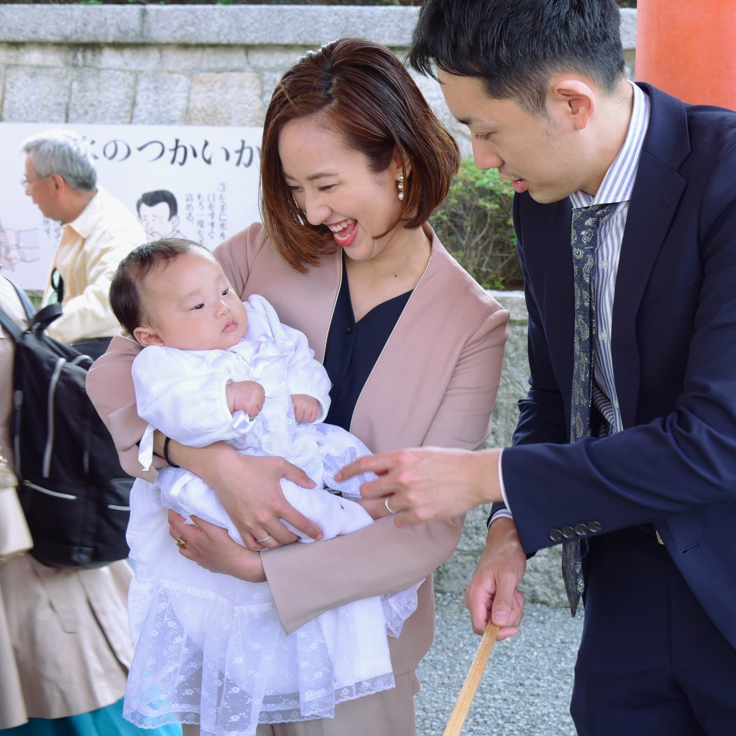 京都市の伏見稲荷大社でお宮参りをした写真