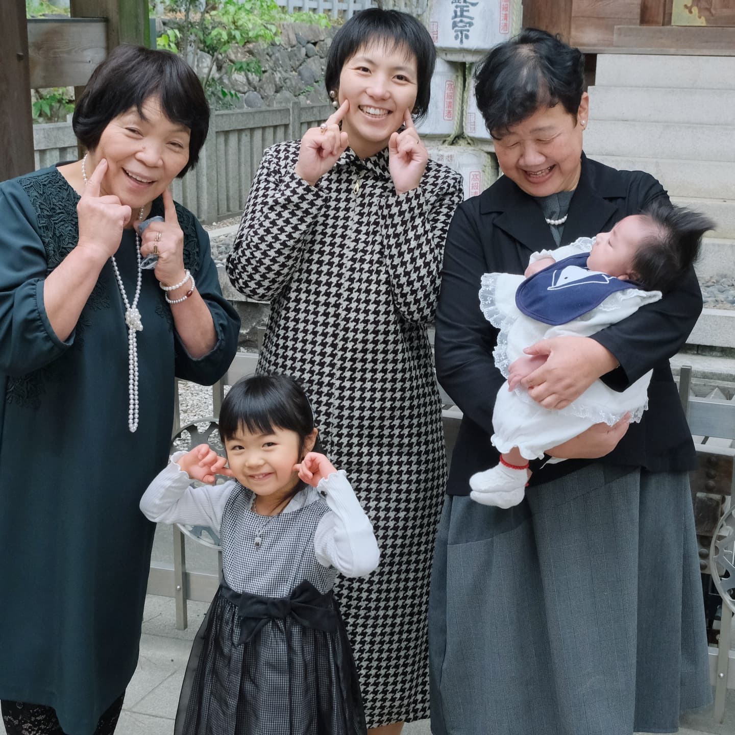 茨木神社でお宮参りをした写真