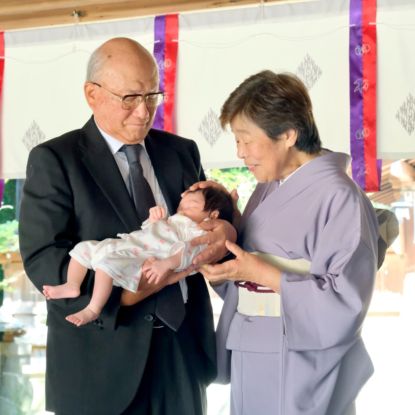 奈良の廣瀬大社でお宮参りをした写真