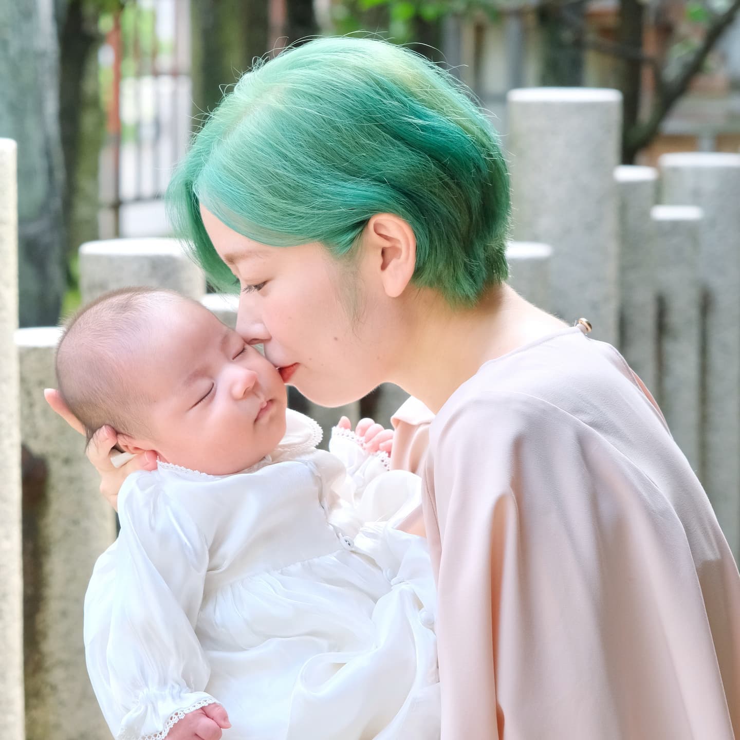 大阪天満宮でお宮参りの赤ちゃん