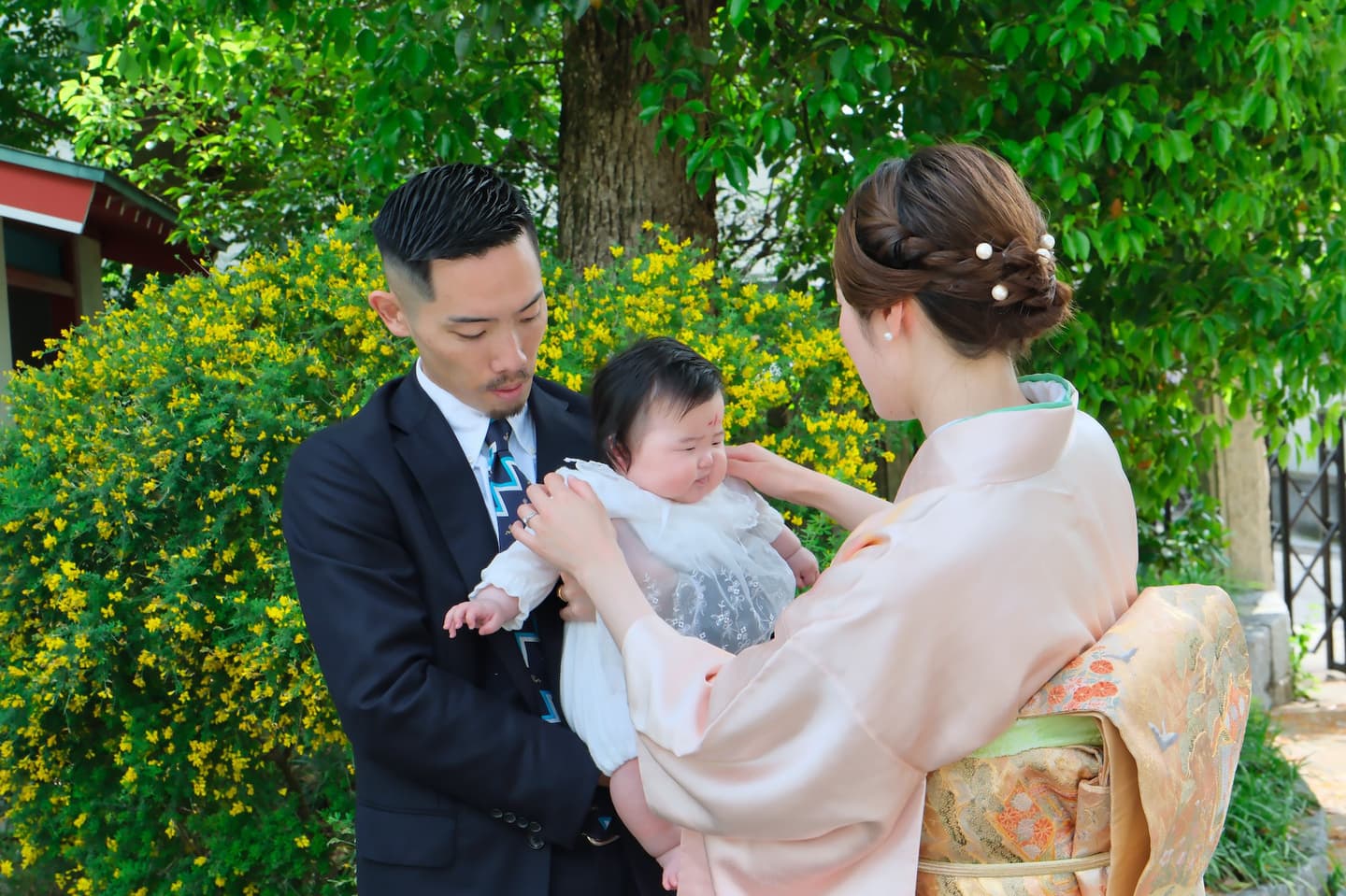 生島神社でお宮参りの赤ちゃんの写真