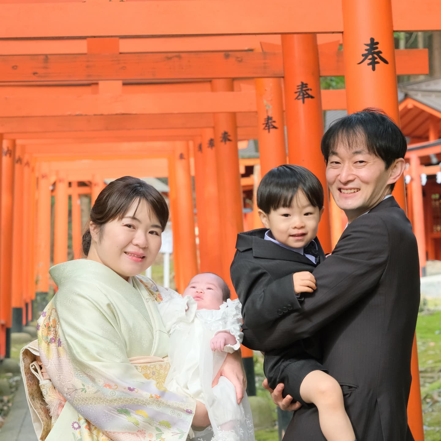 奈良の橿原神宮でお宮参りをした写真