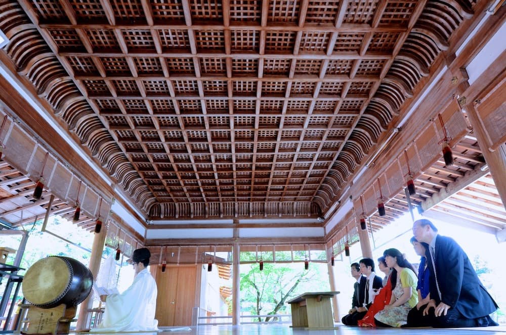 奈良の神社でのお宮参り写真