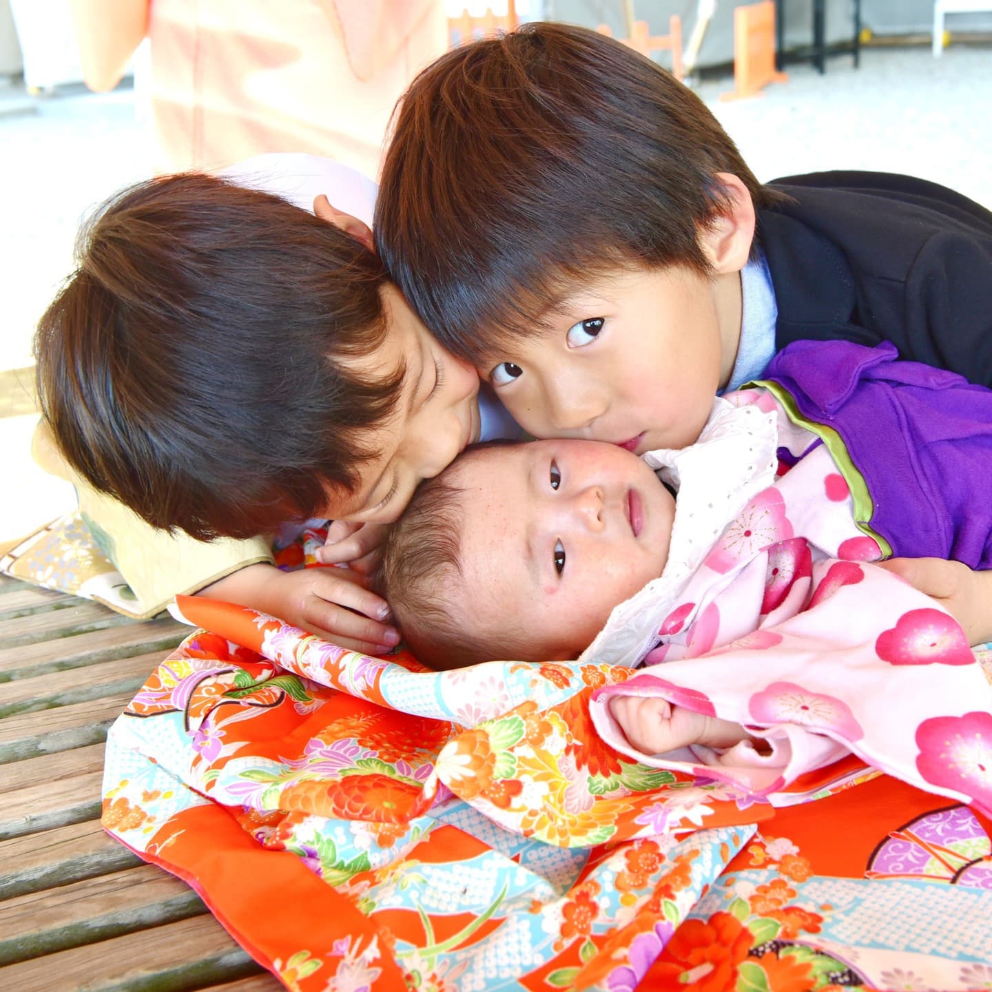 熊野那智大社でお宮参りをした赤ちゃんと家族