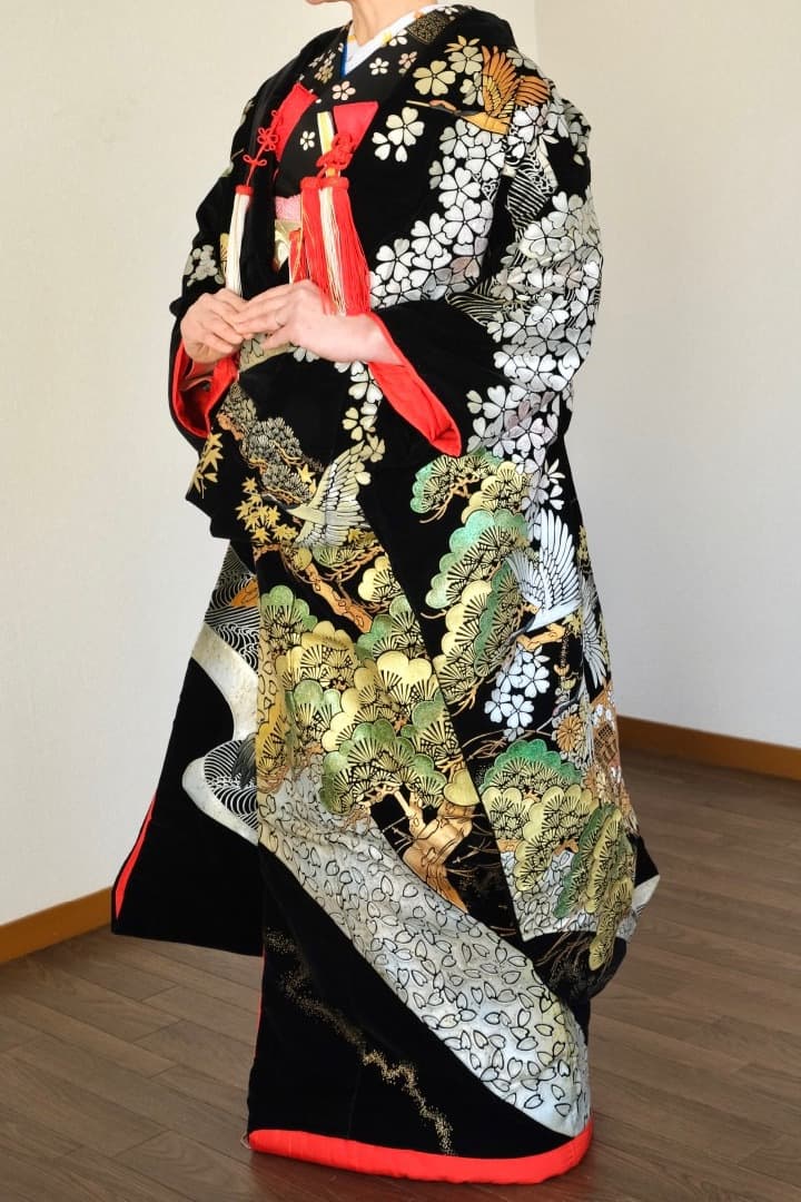 大阪前撮りと和装フォトウェディング用の黒色の色打掛