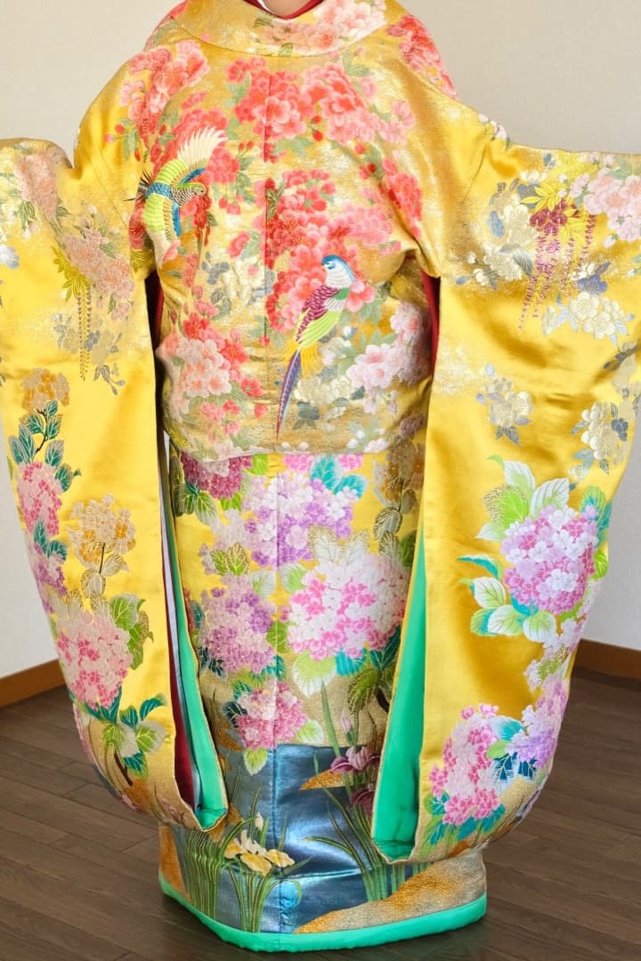 大阪前撮りと和装フォトウエディング用の黄色の色打掛