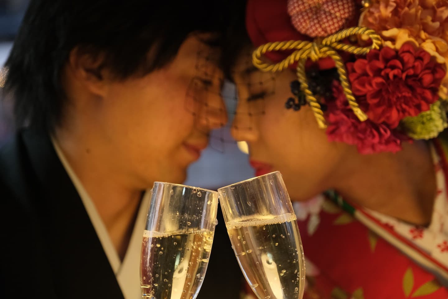 大阪で道頓堀ナイトクルーズを楽しんでいる写真