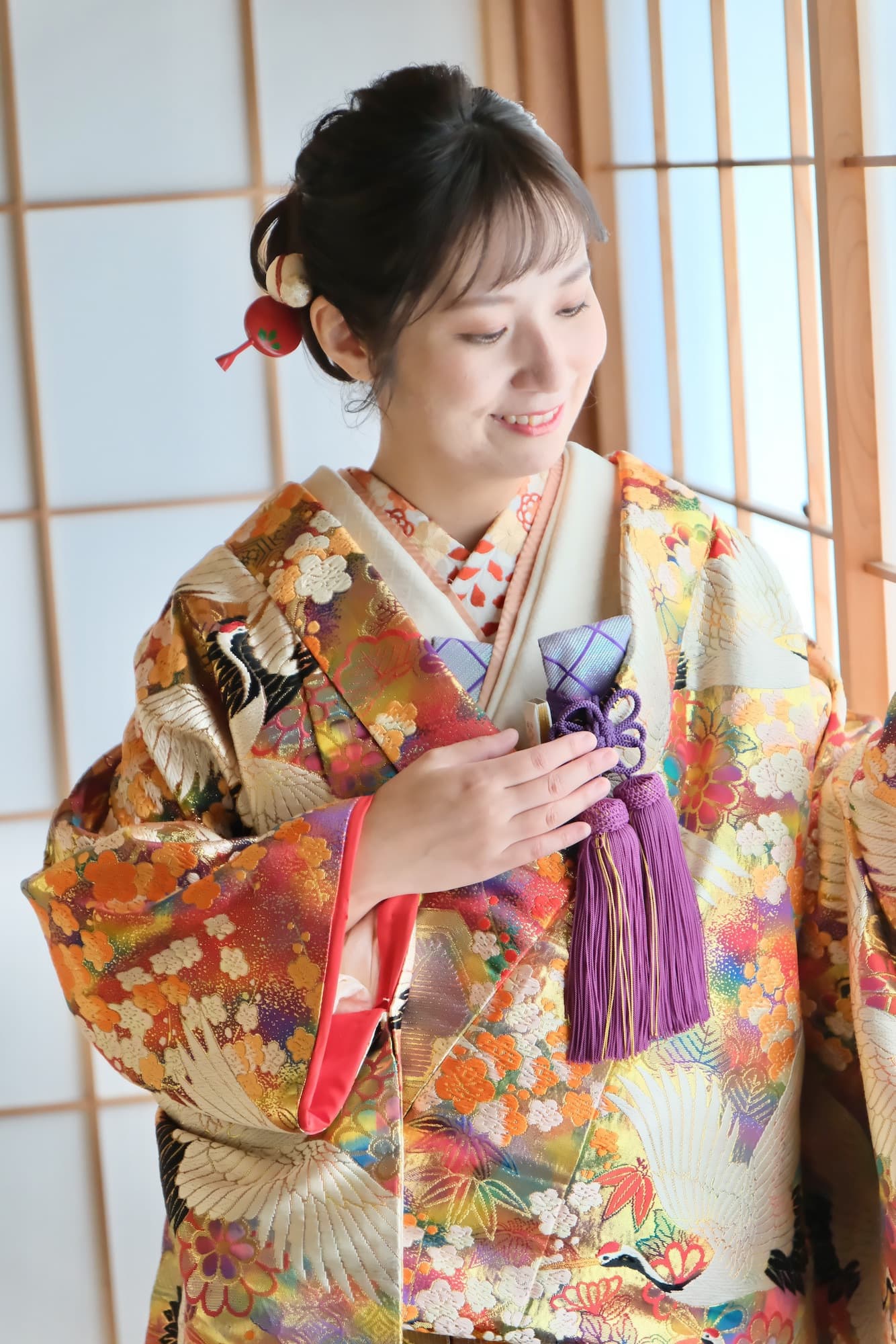 色打掛を着た花嫁様と紋付羽織袴を着た新郎様が滋賀でフォトウェディングを撮っている