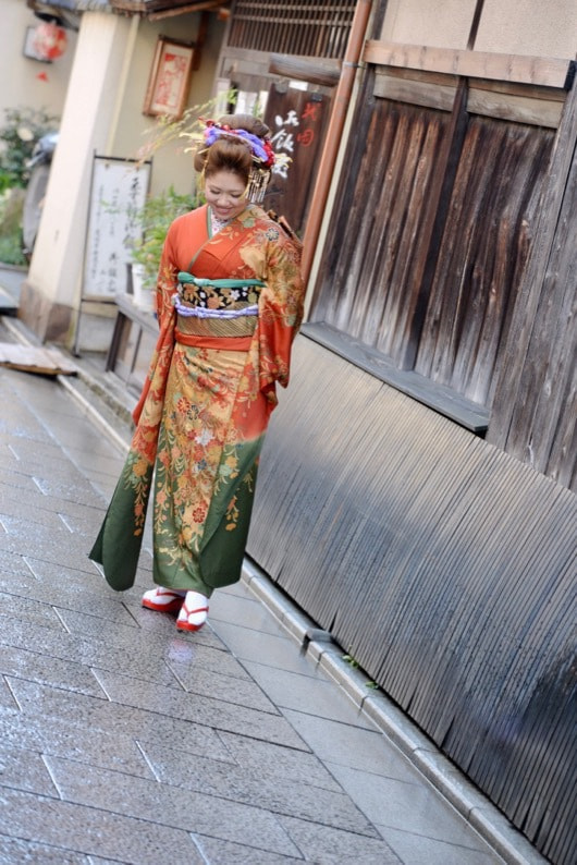 成人式の前撮りや後撮りの京都でのロケーション写真