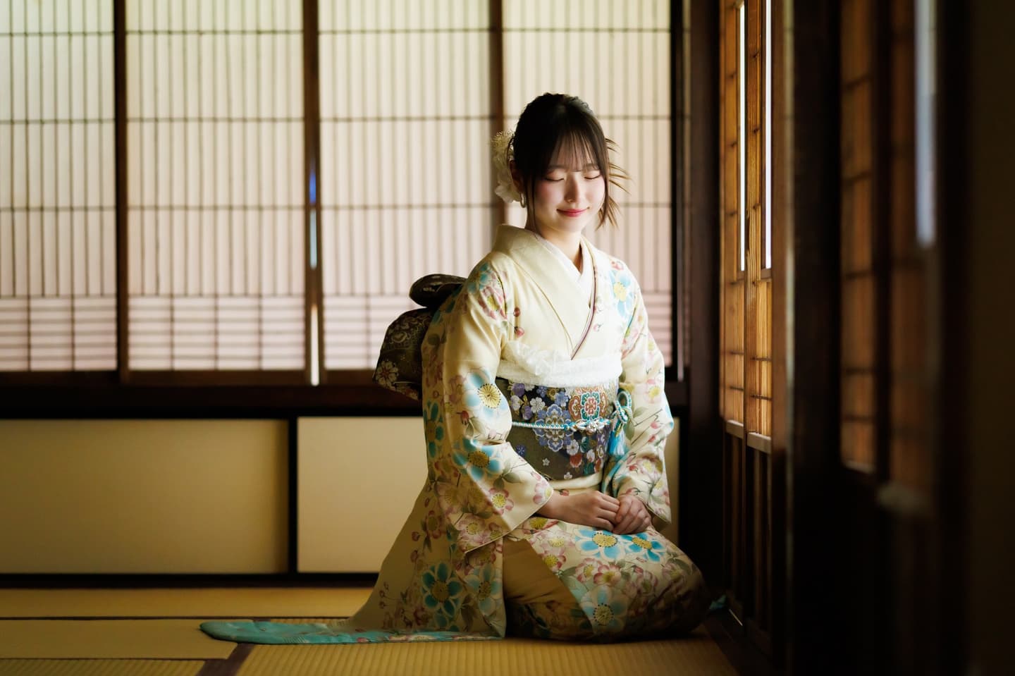 美しい着物姿の和装ポートレート