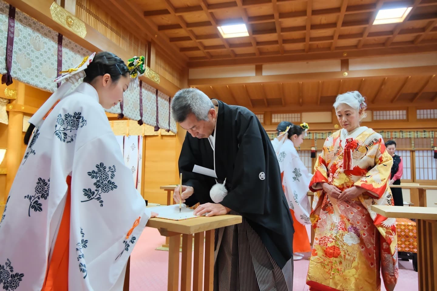 シニア世代の再婚で神社で和装の結婚式の花嫁
