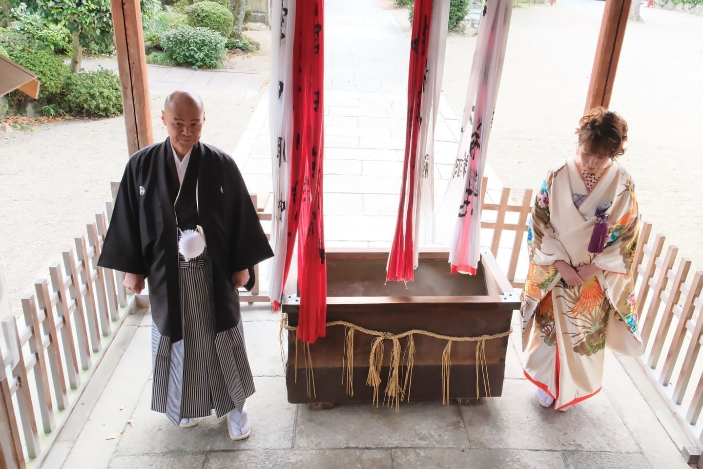 再婚で神社でのフォトウエディングの花嫁