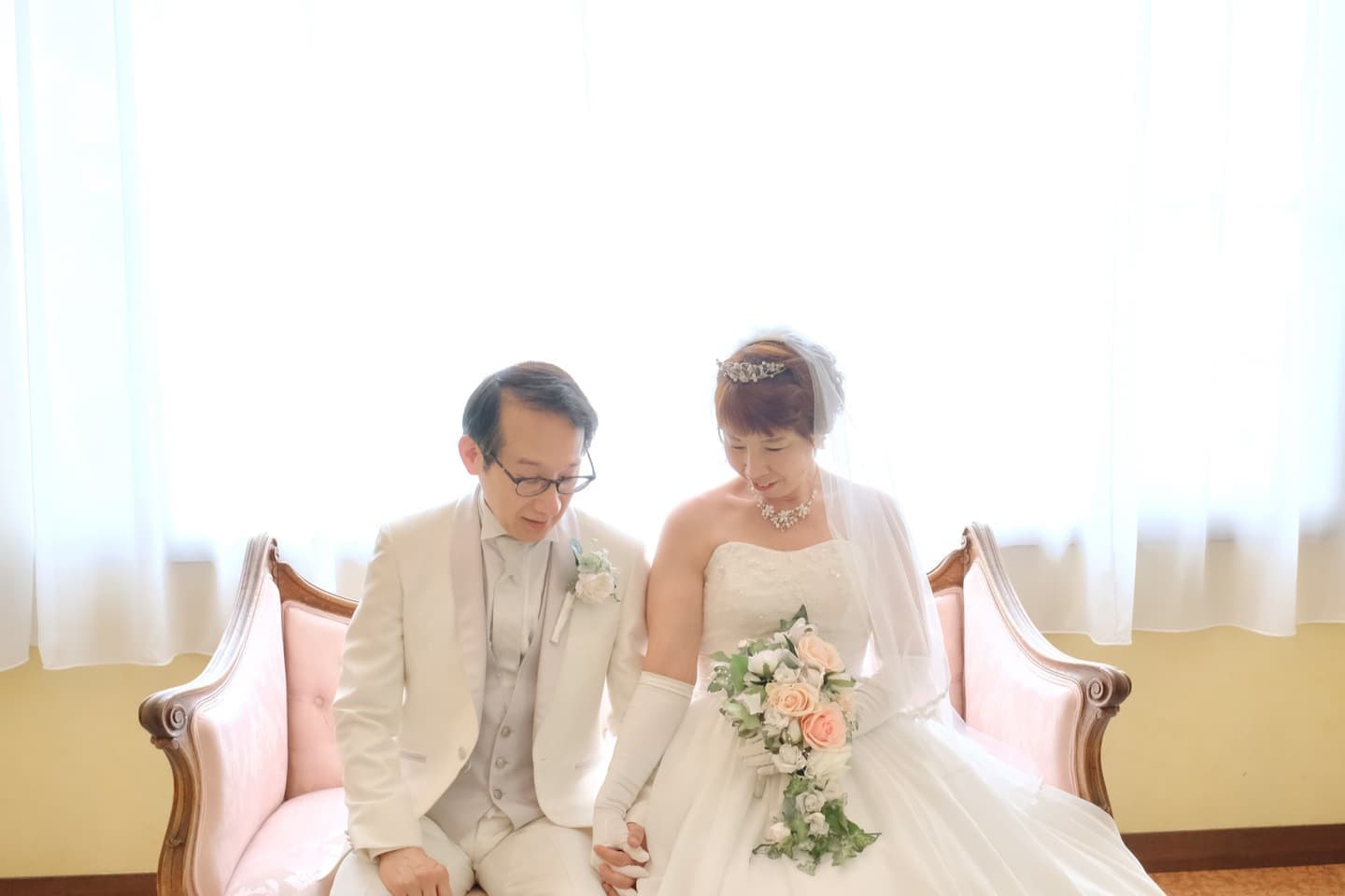 シニア世代の再婚でのウエディングドレス姿
