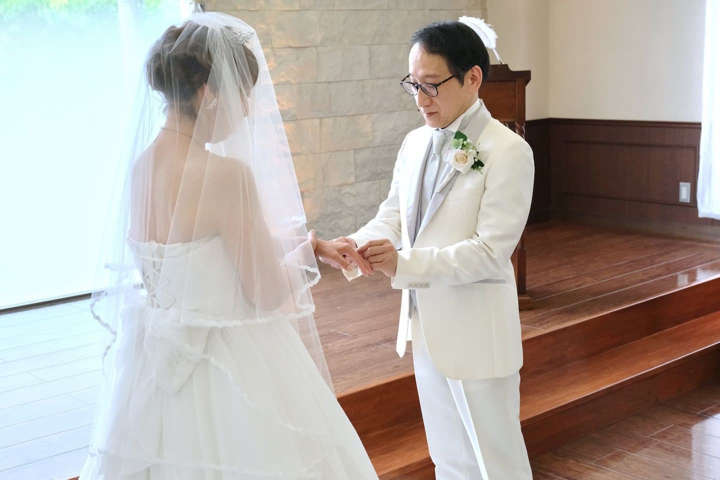 シニア世代の再婚でのウエディングドレス姿