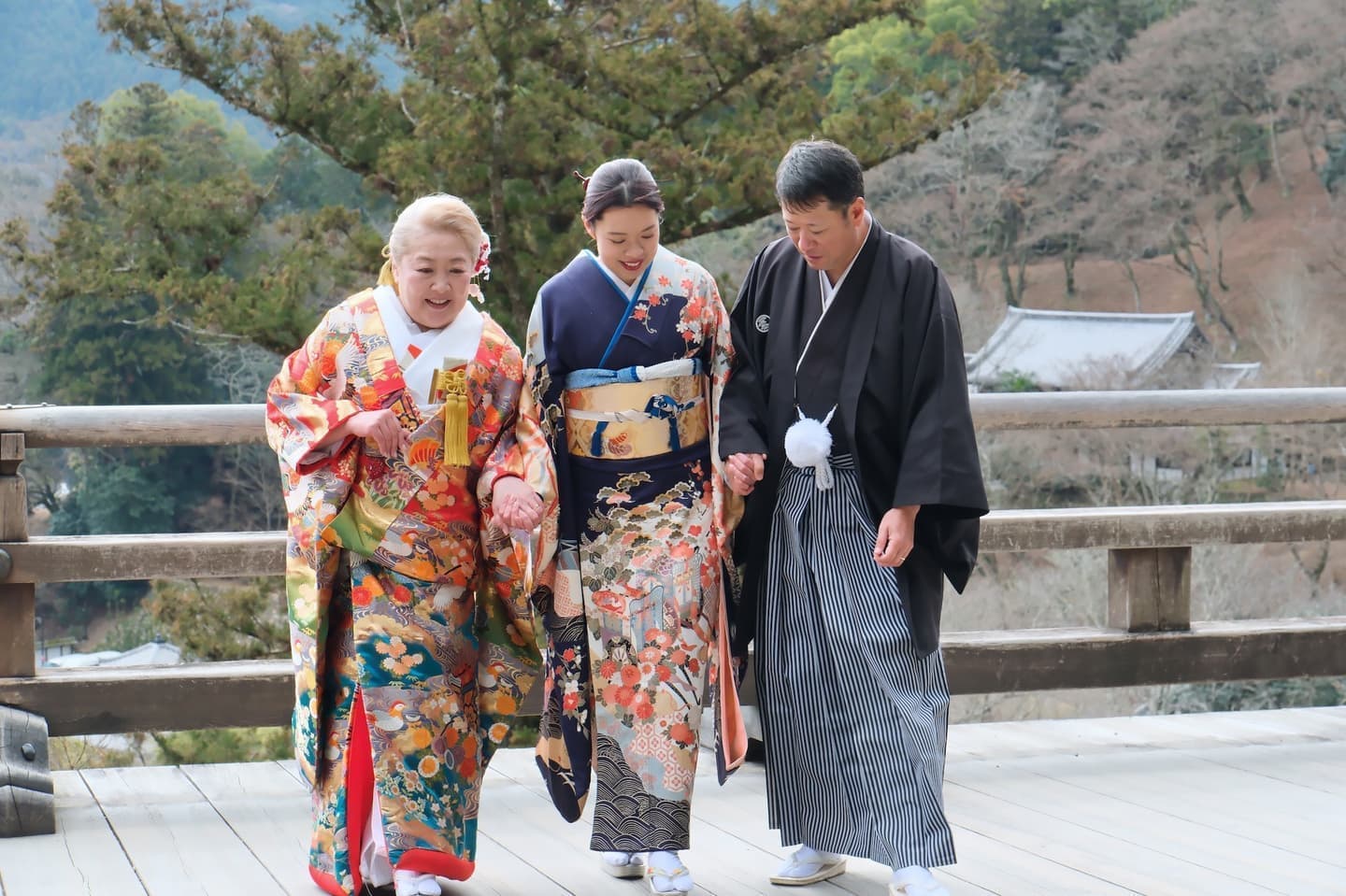 シニア世代の和装でお寺での結婚式