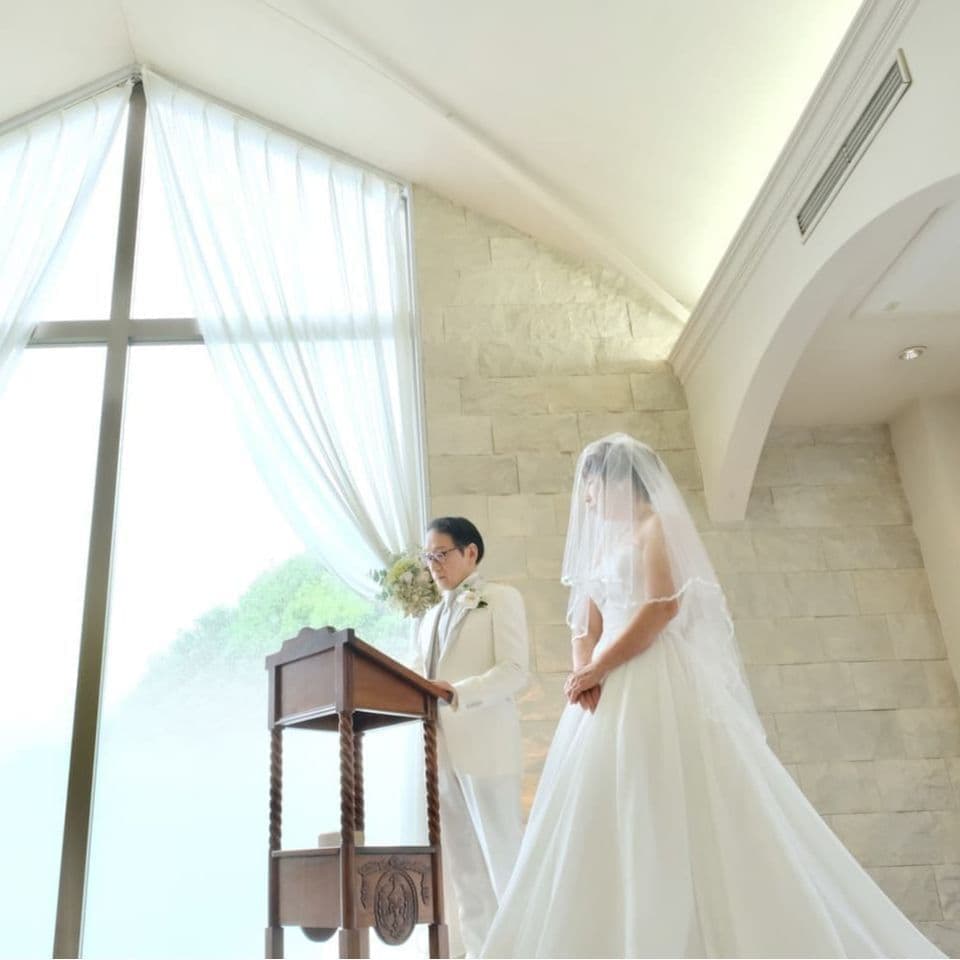 シニア世代の再婚でのウエディングドレス姿