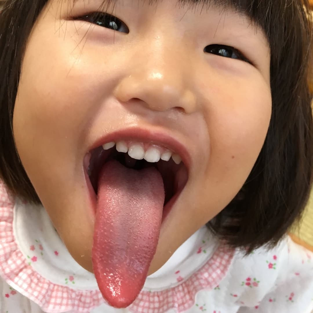 娘のあかんべーの写真